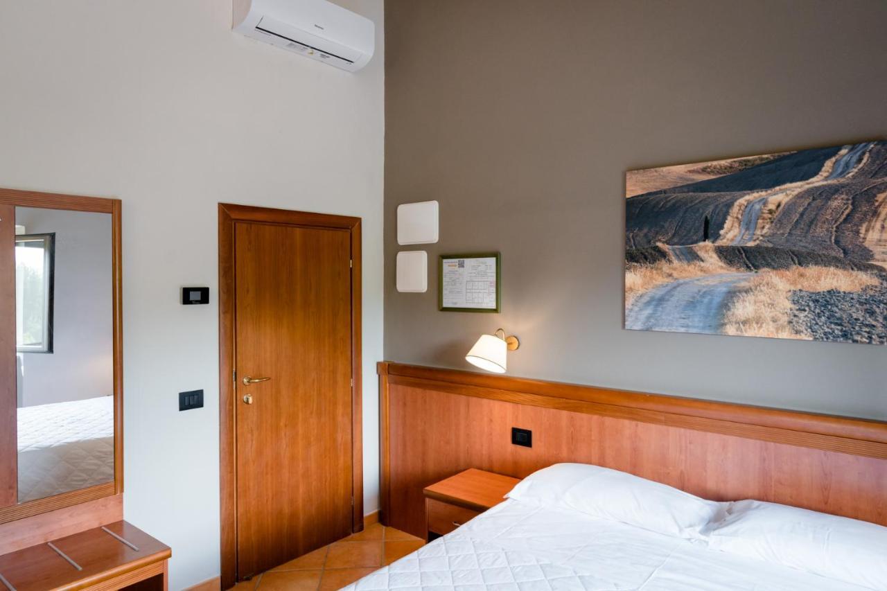 Hotel La Scottiglia E Ristorante セッジャーノ エクステリア 写真