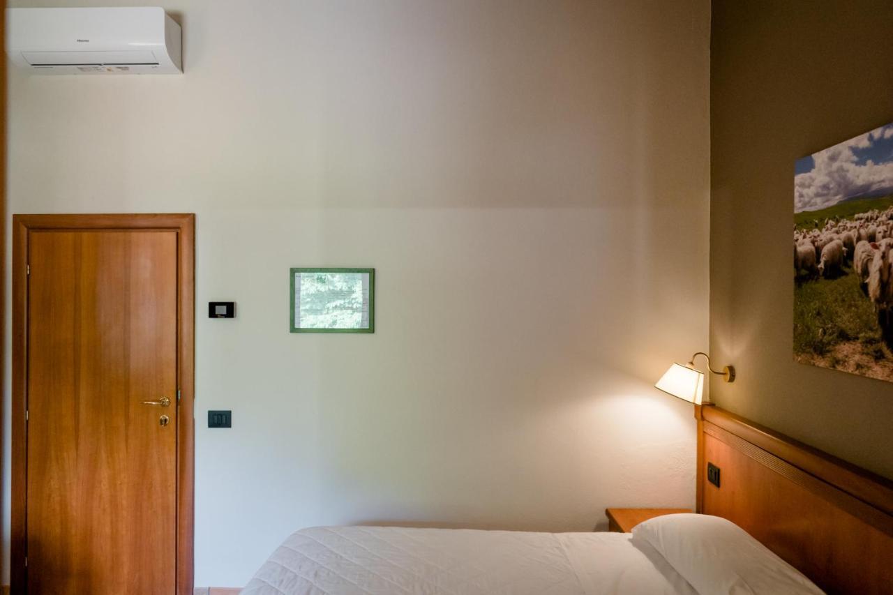 Hotel La Scottiglia E Ristorante セッジャーノ エクステリア 写真